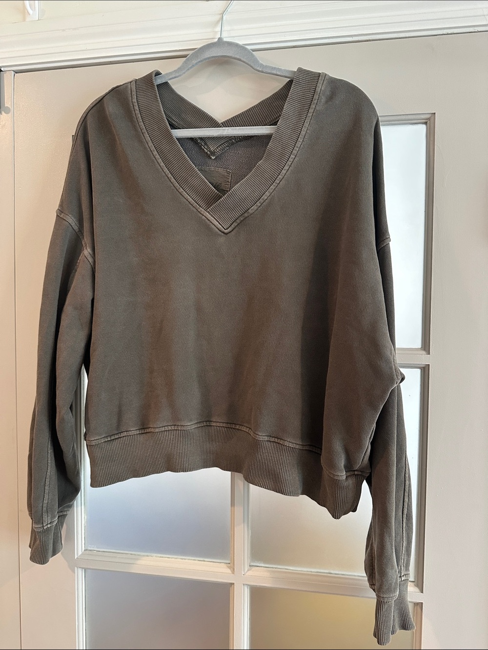 Aerie v-neck sweatshirt